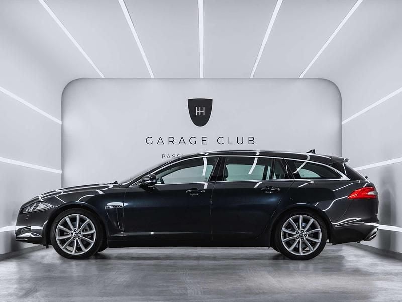 Usado Jaguar XF Luxury 241 CV (177 kW) 2013 Negro Berlina