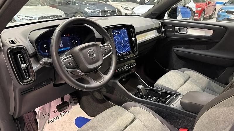 Usado Volvo XC40 Plus 163 CV (119 kW) 2025 SUV