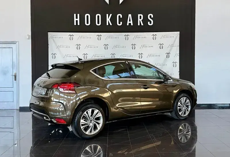 Usado DS Automobiles DS4 Style 130 CV (95 kW) 2015 Marrón Berlina