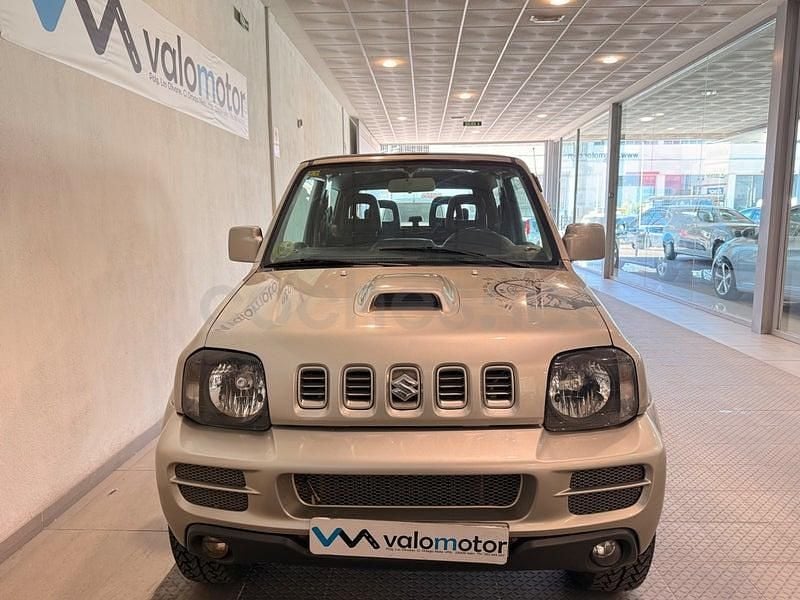 Usado Suzuki Jimny 86 CV (63 kW) 2006 Gris / plata SUV