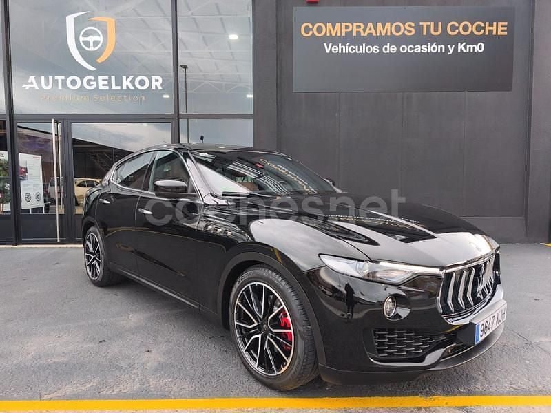Negro Usado 2018 Maserati Levante GranLusso SUV | 48.990 € (Precio justo) - Imagen 1/4