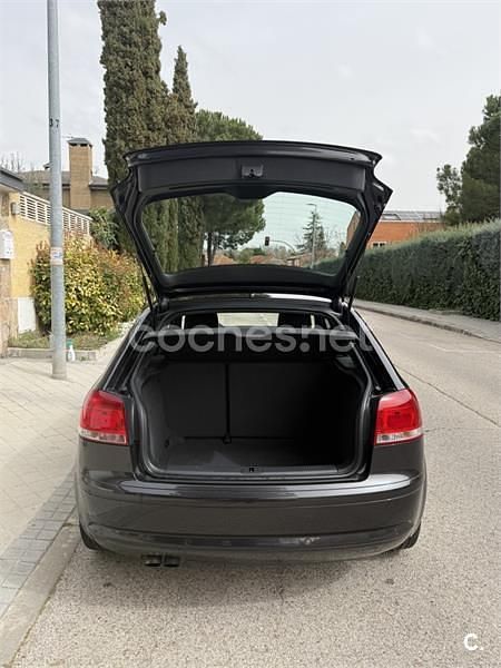 Usado Audi A3 Ambiente 140 CV (102 kW) 2007 Gris / plata Utilitario