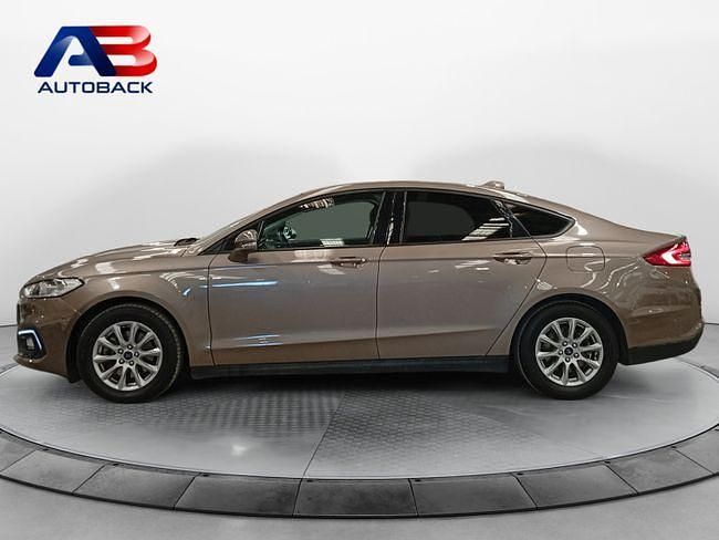Usado Ford Mondeo Trend 187 CV (137 kW) 2020 Gris Berlina