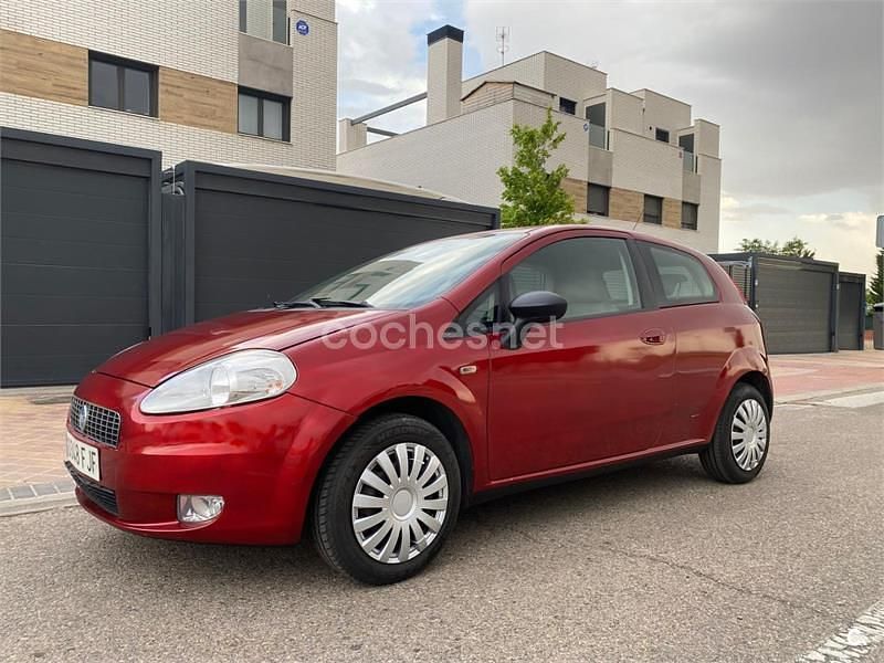 Granate Usado 2007 Fiat Grande Punto Active Utilitario | 1500 € (Super precio) - Imagen 1/4