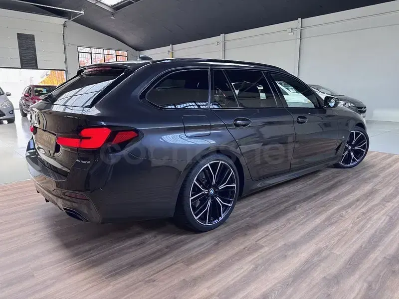 Usado BMW 530 M Sport 286 CV (210 kW) 2021 Gris / plata Familiar