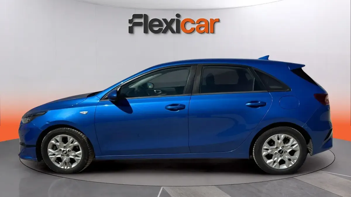 Usado Kia Ceed 101 CV (74 kW) 2021 Azul Utilitario