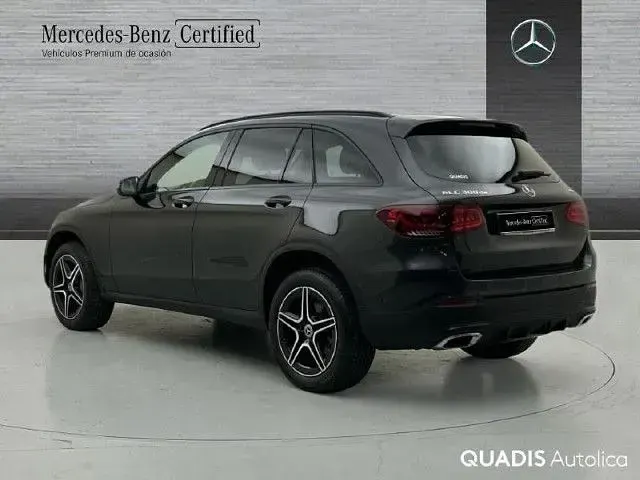 Usado Mercedes GLC300e 306 CV (225 kW) 2022 Gris grafito SUV