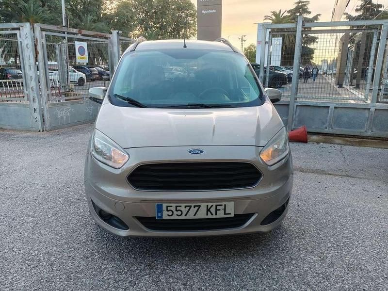 Usado Ford Tourneo Courier Trend 102 CV (75 kW) 2017 Beige Monovolumen