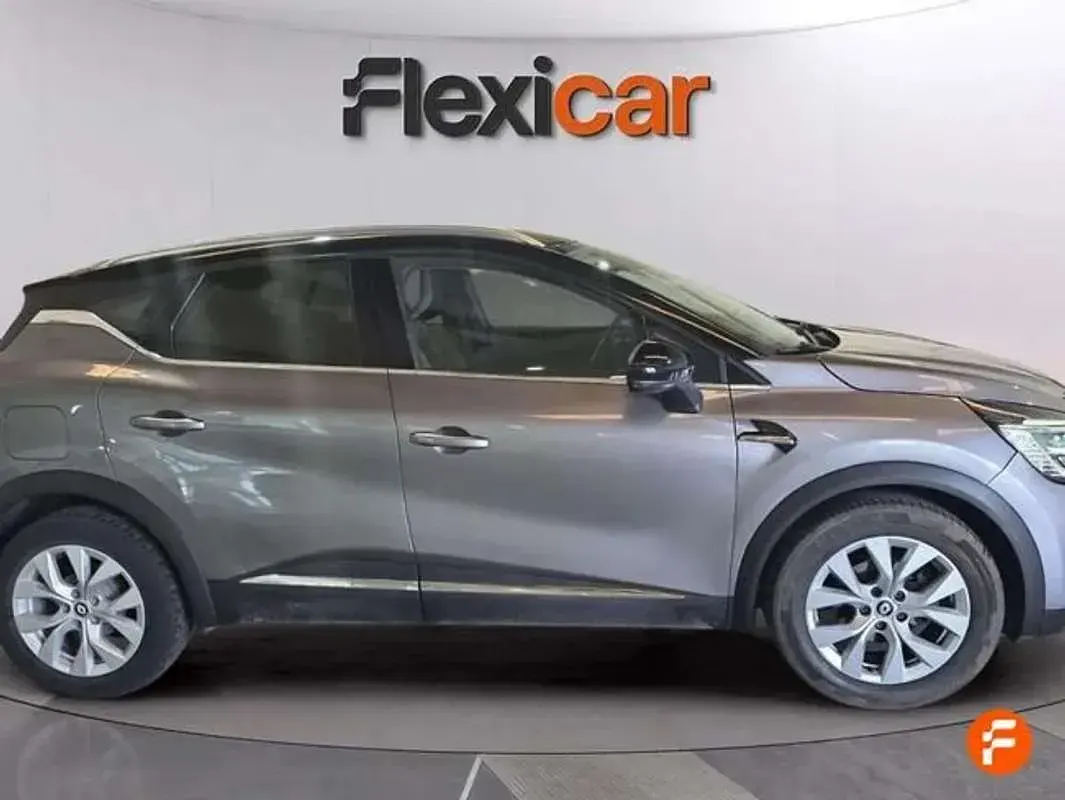 Usado Renault Captur Zen 91 CV (66 kW) 2022 Gris SUV