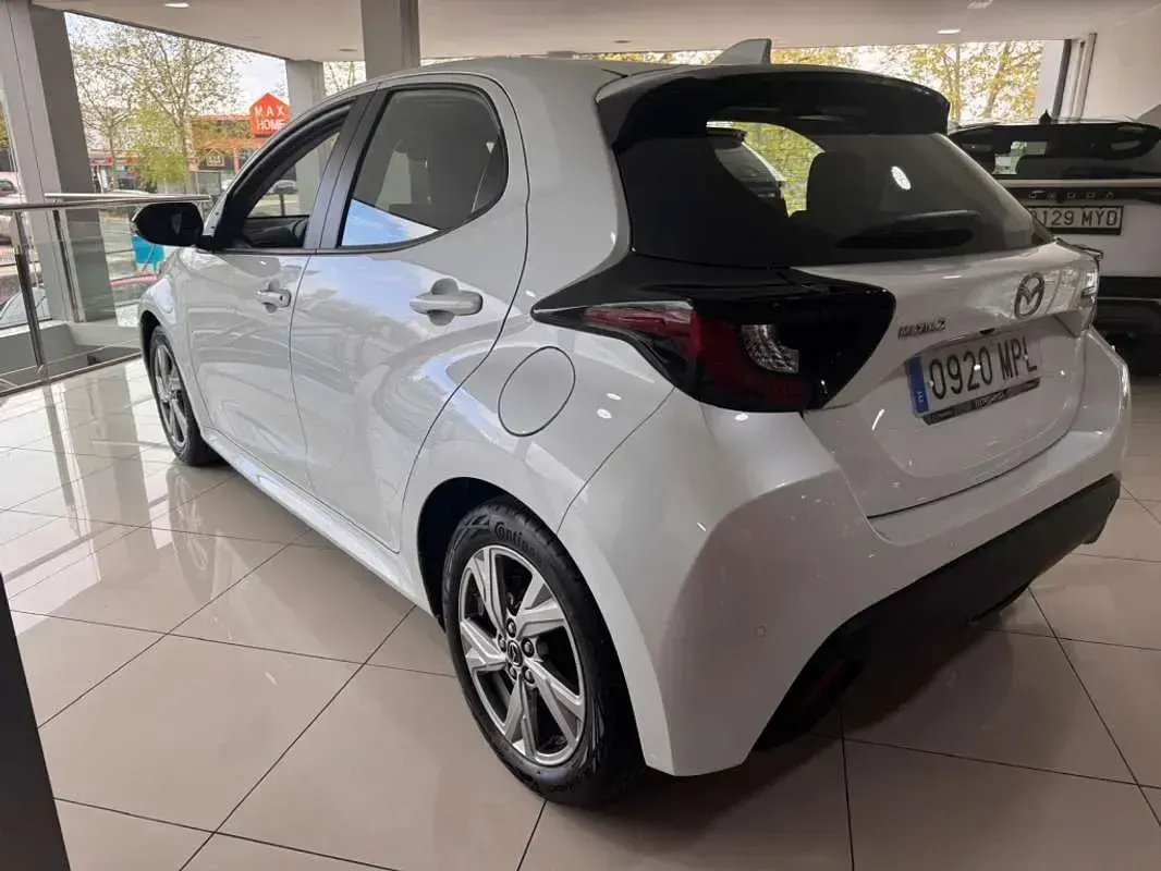 Usado Mazda 2 Prime-Line 116 CV (85 kW) 2024 Blanco Utilitario