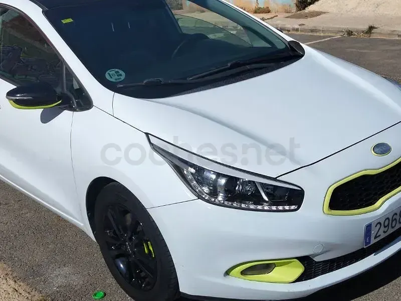 Usado Kia Ceed GT 110 CV (80 kW) 2014 Blanco Berlina
