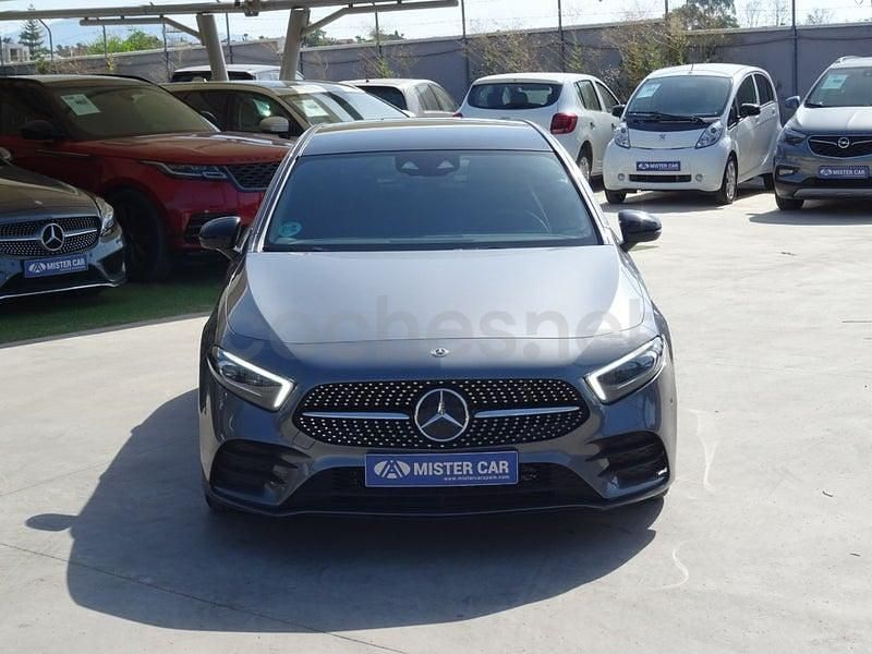 Usado Mercedes A180 116 CV (85 kW) 2021 Gris / plata Berlina