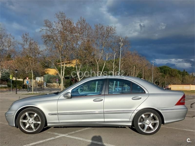 Gris / plata Usado 2001 Mercedes C270 Avantgarde Berlina | 7000 € (Caro) - Imagen 1/4