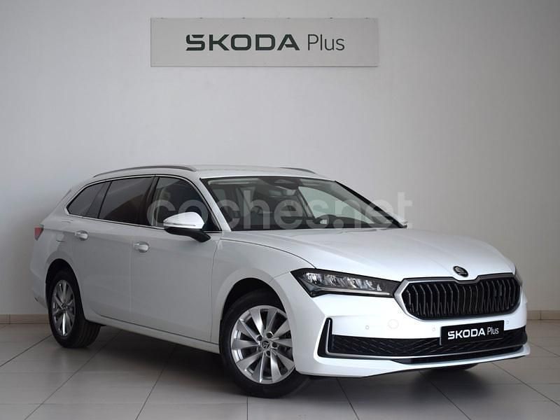 Blanco Nuevo 2025 Skoda Superb Selection Familiar | 38.990 € (Precio justo) - Imagen 1/4