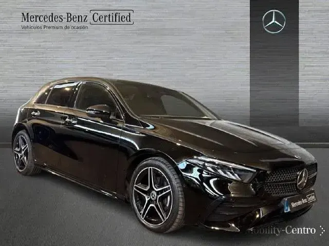 Usado Mercedes A180 AMG line 116 CV (85 kW) 2024 Nachtschwarz  unilack
