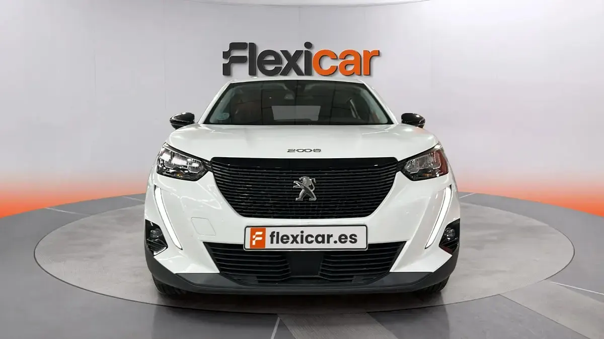 Usado Peugeot 2008 Active 110 CV (80 kW) 2022 Blanco SUV