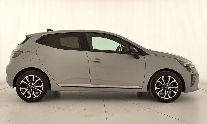 Usado Renault Clio V Techno 100 CV (73 kW) 2025 Gris Berlina