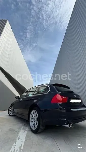 Usado BMW 330 245 CV (180 kW) 2009 Azul Familiar