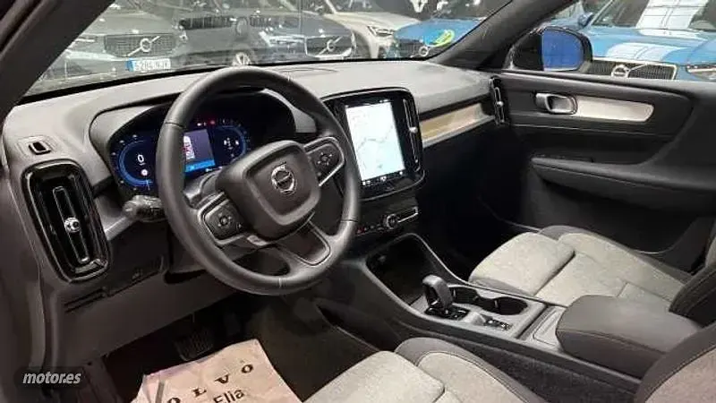 Usado Volvo XC40 Core 2024 Negro SUV