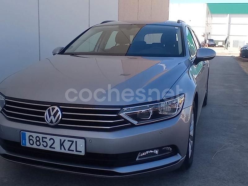 Gris / plata Usado 2020 VW Passat Familiar | 11.990 € (Buen precio) - Imagen 1/4