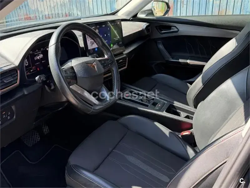 Usado Cupra Formentor 150 CV (110 kW) 2023 Gris / plata SUV