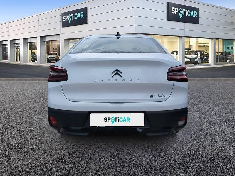 Usado Citroën e-C4 Feel 100 kW (136 CV) 2024 Blanco Berlina