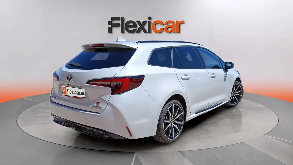 Usado Toyota Corolla Sport 196 CV (144 kW) 2023 Blanco Familiar