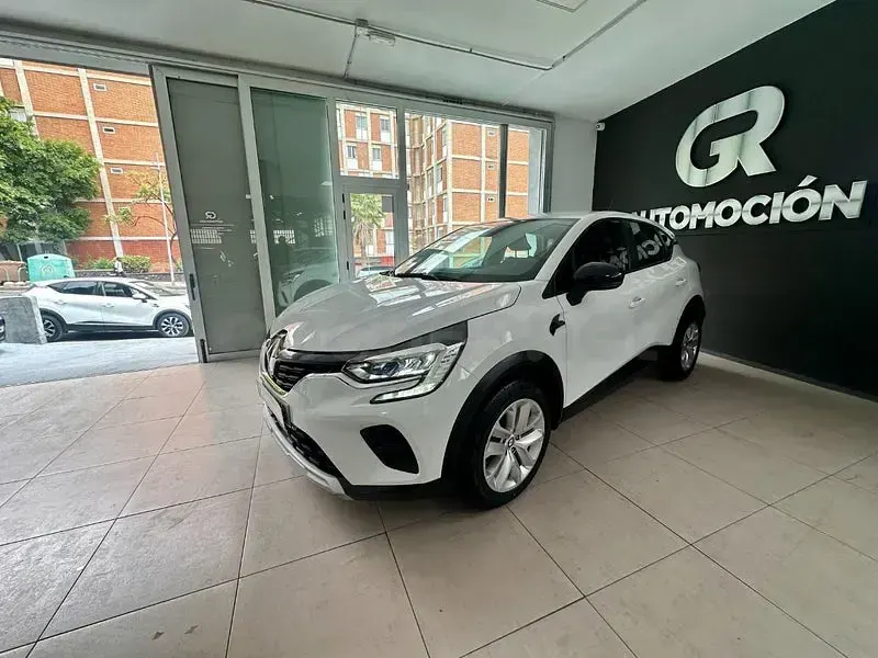 Begagnad Renault Captur Equilibre 90 HK (66 kW) 2023 Vit SUV