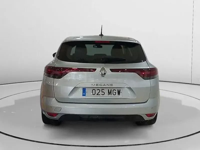 Usado Renault Mégane GrandTour Equilibre 115 CV (84 kW) 2023 Gris / plata Familiar