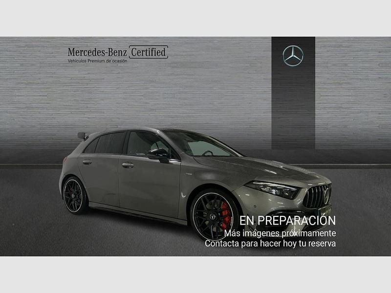 Usado Mercedes A45 AMG StreetStyle 421 CV (309 kW) 2023 Mountaingrau  met. Utilitario