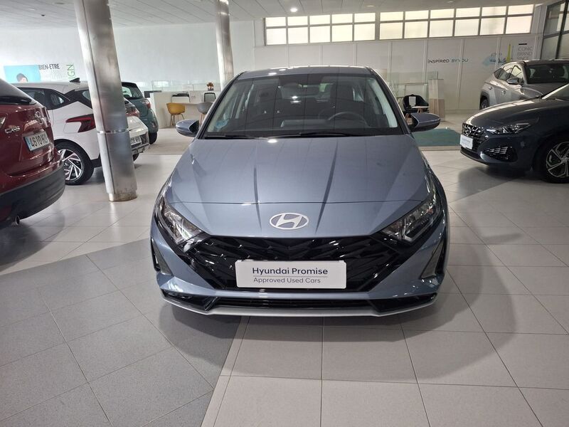 Azul Usado 2023 Hyundai i20 Berlina | 18.995 € (Un poco caro) - Imagen 1/4