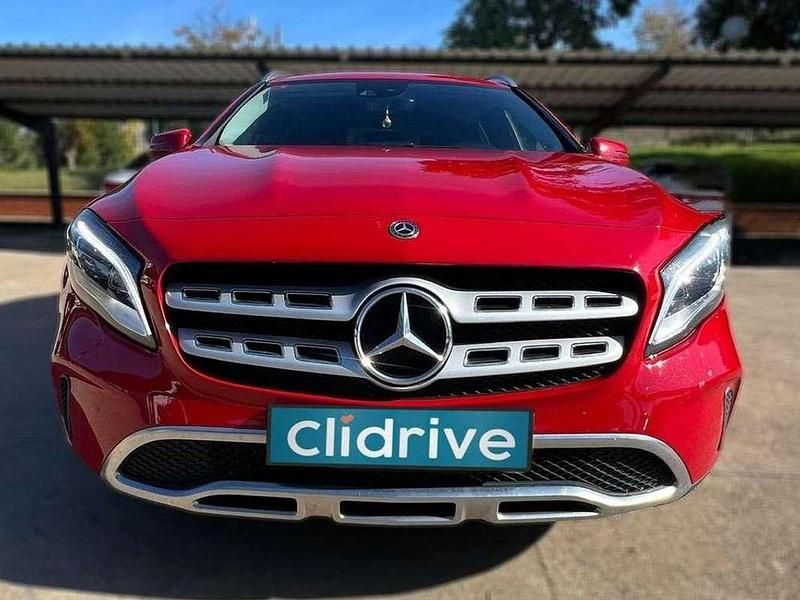 Usado Mercedes GLA200 136 CV (100 kW) 2017 Rojo SUV