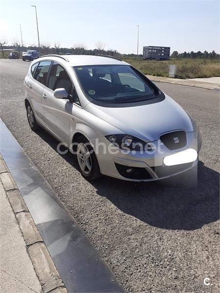 Usado Seat Altea XL Reference 105 CV (77 kW) 2012 Gris / plata Monovolumen