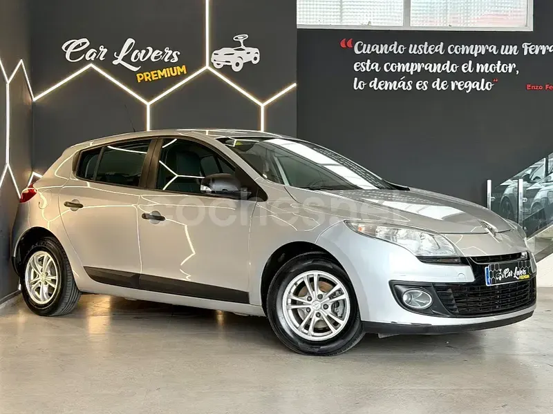 Usado Renault Mégane III Dynamique 110 CV (80 kW) 2012 Gris / plata Berlina