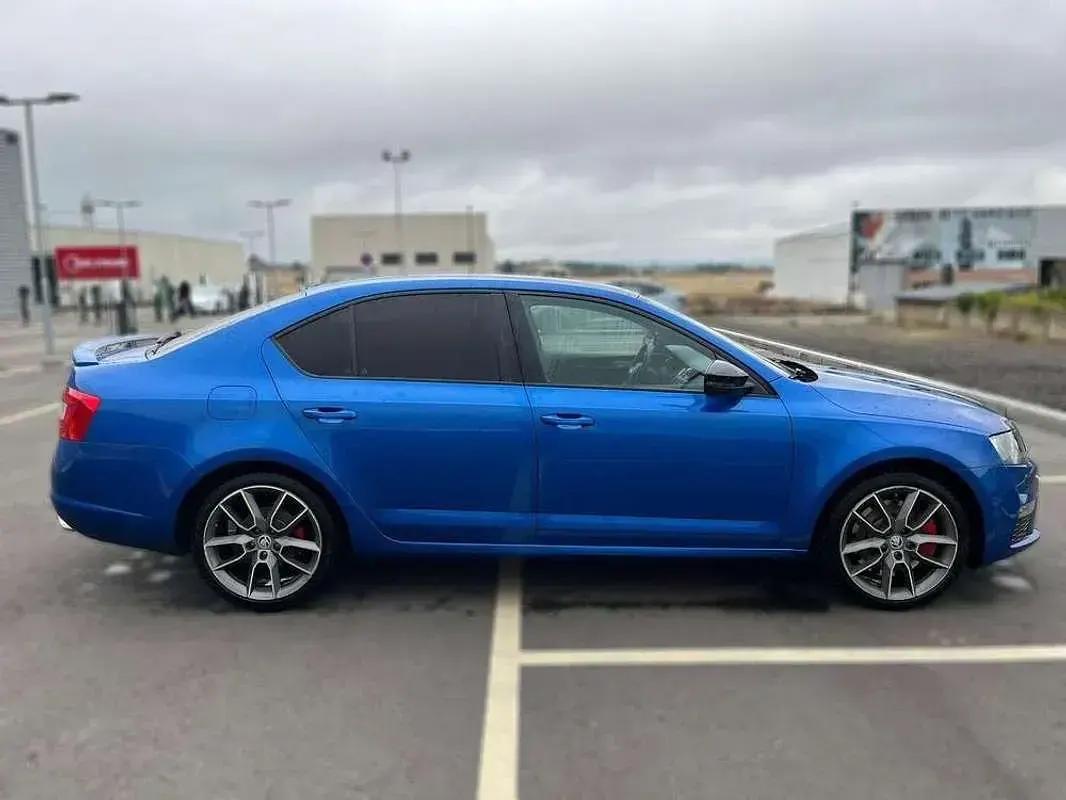 Usado Skoda Octavia RS 184 HP (135 kW) 2016 Azul Citadino
