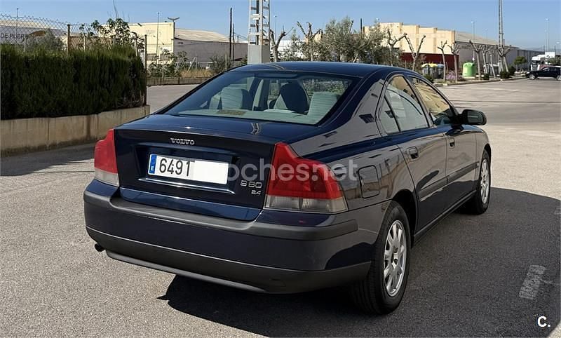Usado Volvo S60 140 CV (102 kW) 2003 Azul Berlina