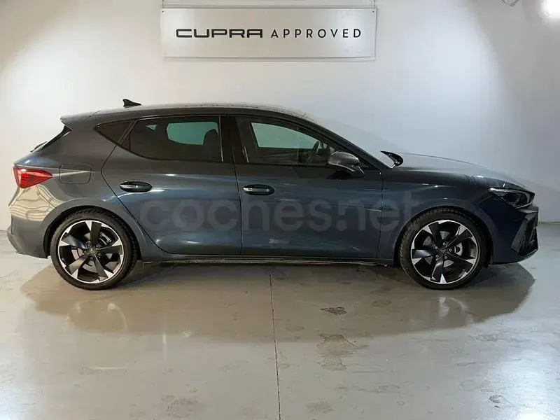 Nuevo Cupra Leon 204 CV (150 kW) 2025 Gris / plata Berlina