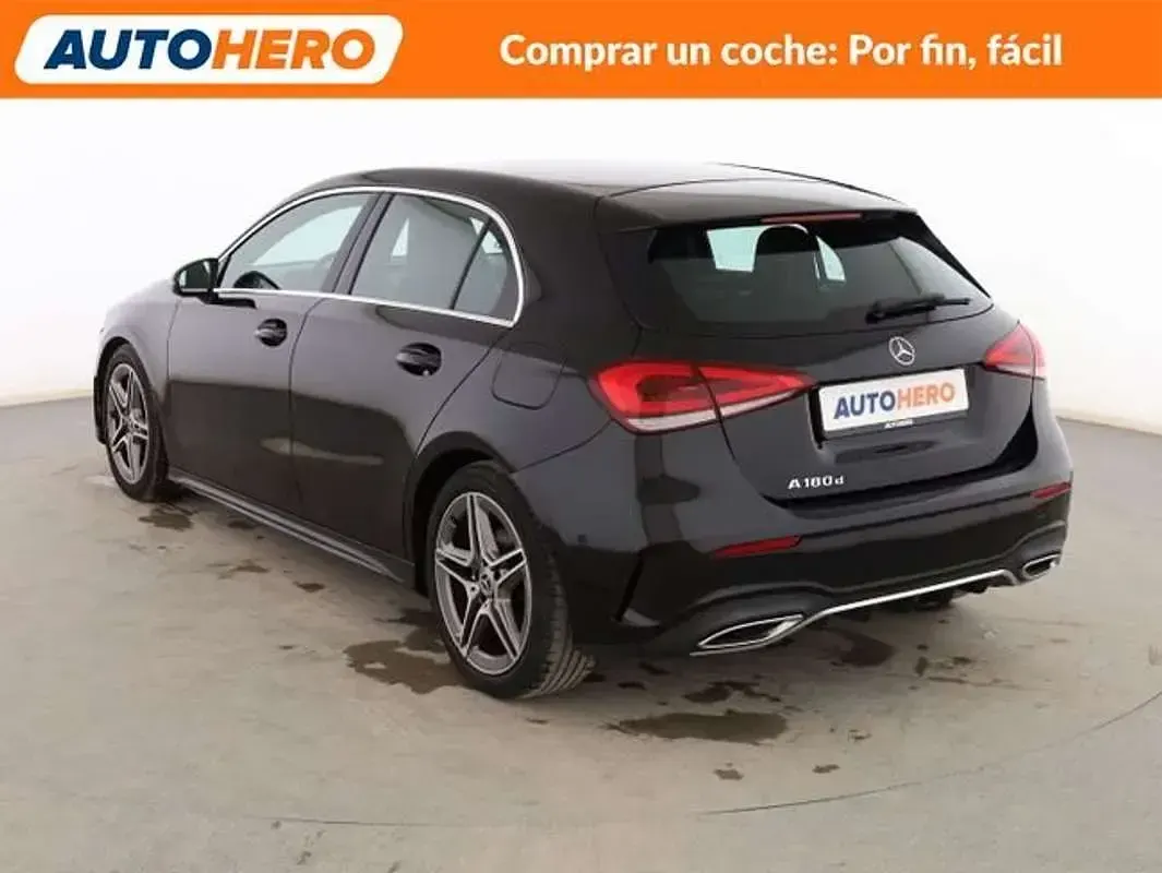 Usado Mercedes A180 109 CV (80 kW) 2022 Negro Utilitario