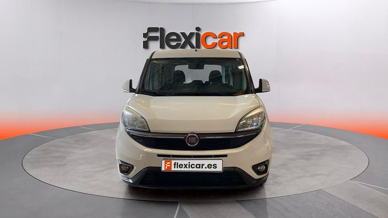 Usado Fiat Doblò Easy 95 CV (69 kW) 2016 Blanco Monovolumen