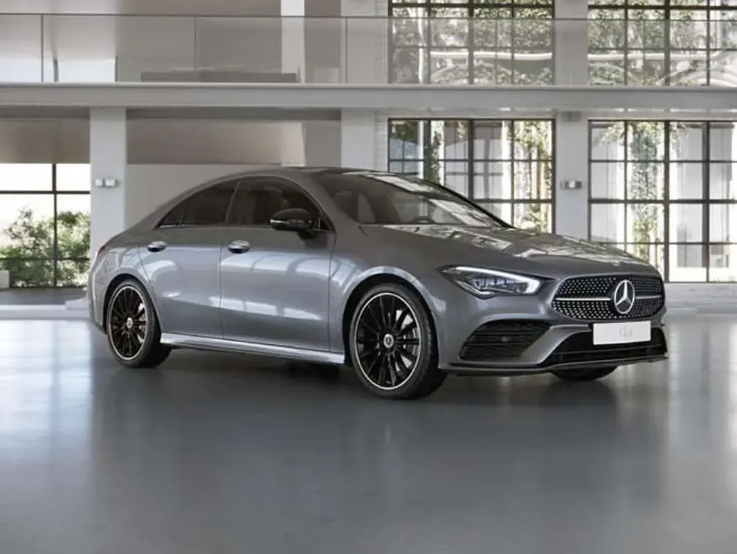 Usado Mercedes CLA220 190 CV (139 kW) 2025 Gris Coupe