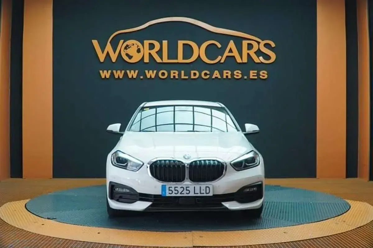 Usado BMW 118 Comfort Edition 150 CV (110 kW) 2020 Blanco Utilitario