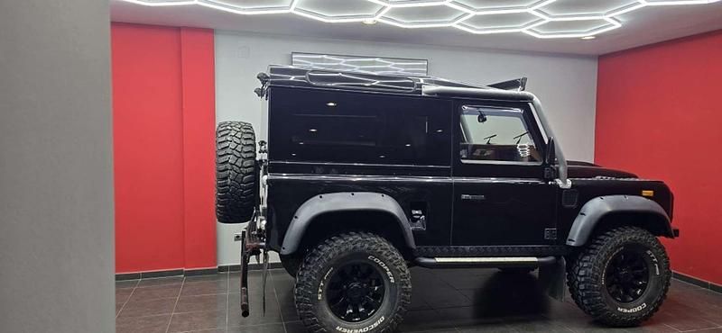 Usado Land Rover Defender 111 CV (81 kW) 1996 Negro SUV
