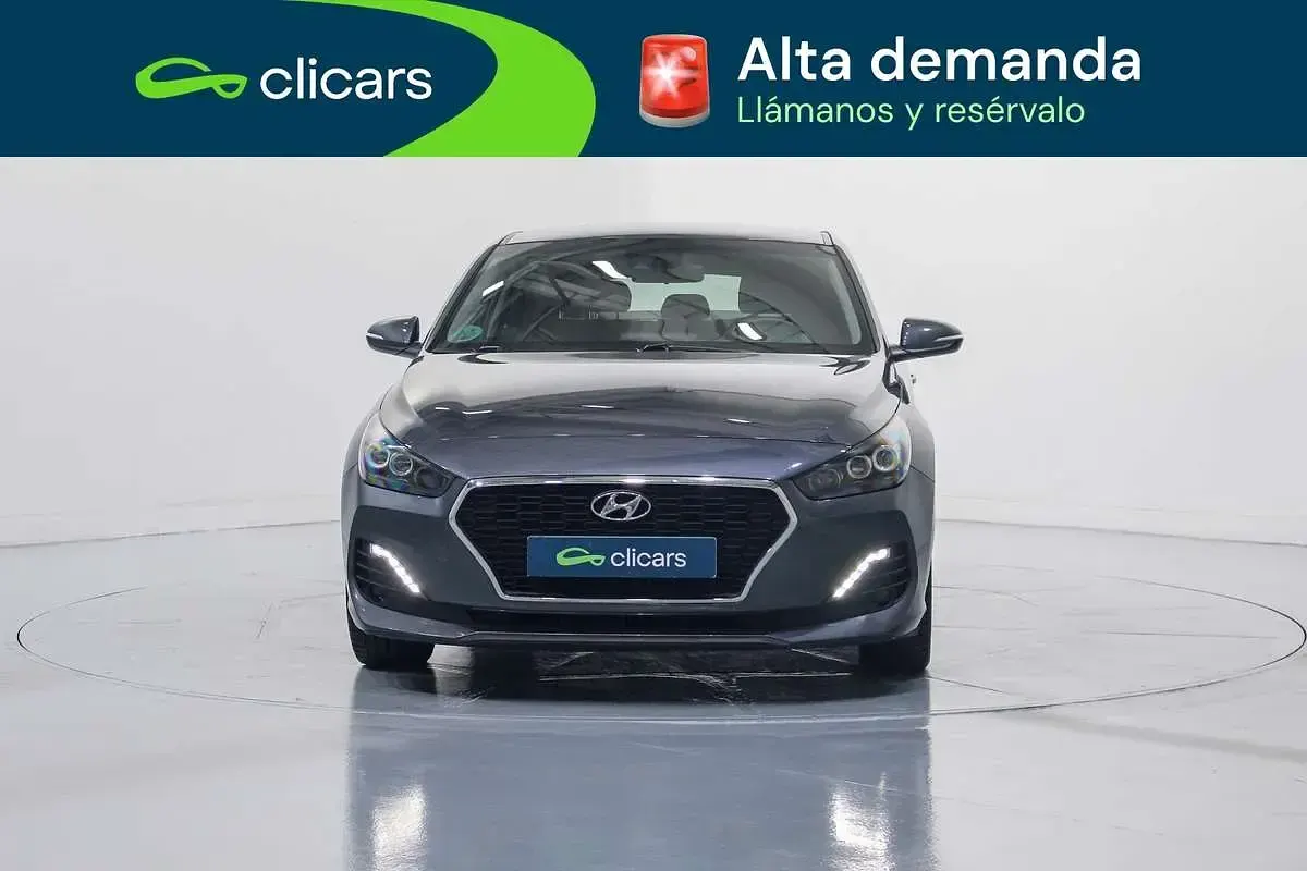 Usado Hyundai i30 120 CV (88 kW) 2018 Gris Utilitario