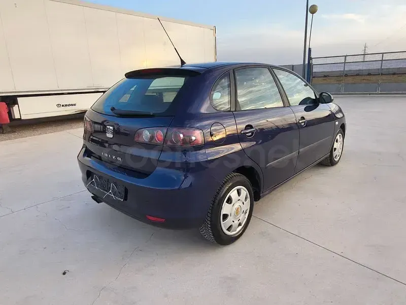 Usado Seat Ibiza Sport 100 CV (73 kW) 2007 Azul Utilitario