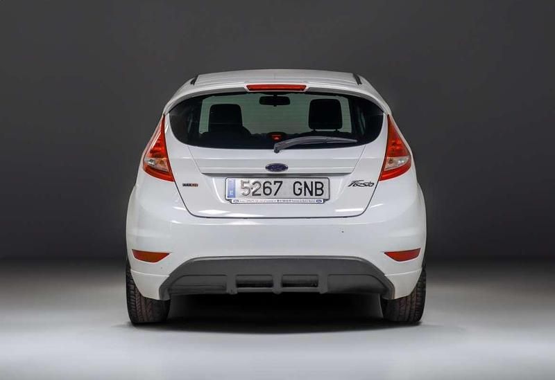 Usado Ford Fiesta Sport 90 CV (66 kW) 2009 Blanco Utilitario