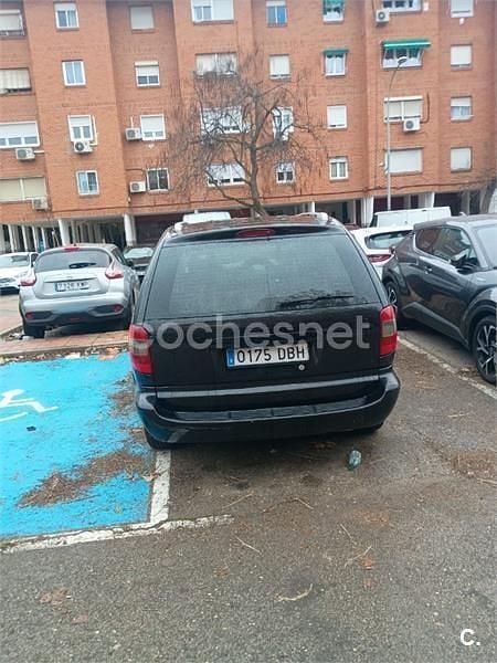 Usado Chrysler Voyager 140 CV (102 kW) 2004 Negro Monovolumen