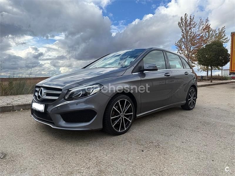 Gris / plata Usado 2019 Mercedes B200 Monovolumen | 19.900 € (Buen precio) - Imagen 1/4