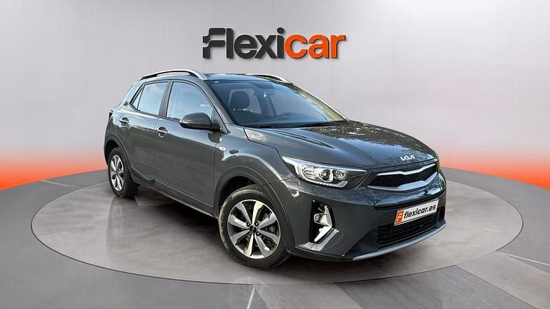 Usado Kia Stonic 84 CV (61 kW) 2022 Gris SUV