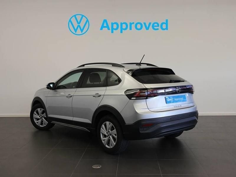 Usado VW Taigo Life 110 CV (80 kW) 2024 Gris plata SUV