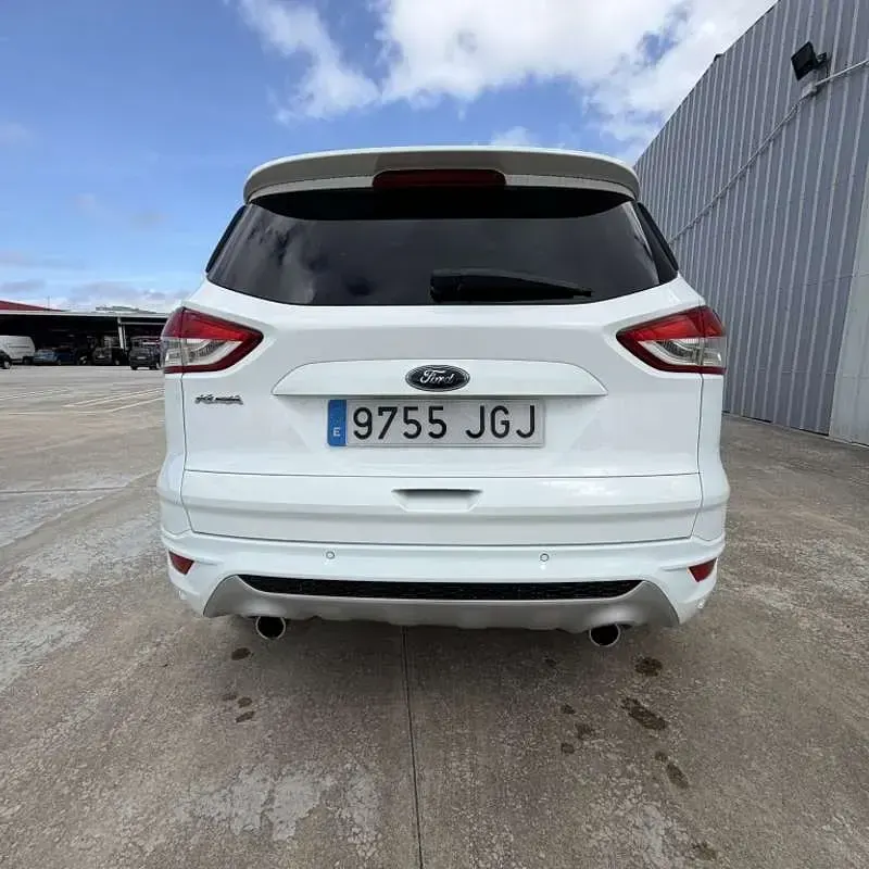 Usado Ford Kuga Titanium 150 CV (110 kW) 2015 Blanco SUV